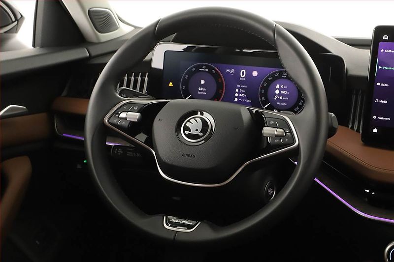 Škoda Superb (2024) 2.0 TDI, L&K, HUD, 360° - fotka 15 z 23