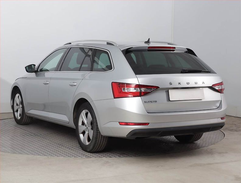 Škoda Superb (2022) 2.0 TDI - fotka 4 z 20