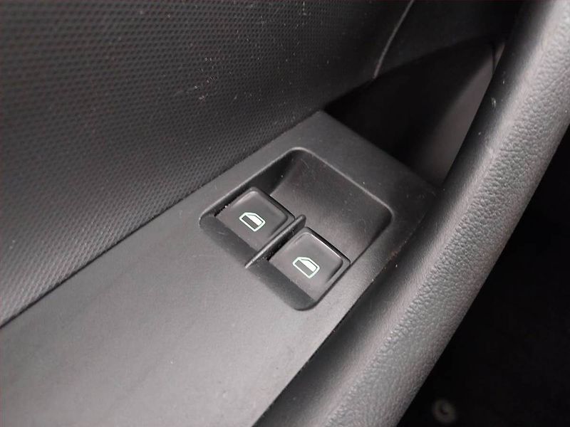 Škoda Rapid (2014) Spaceback 1.2 TSI, Serv.kniha - fotka 17 z 19