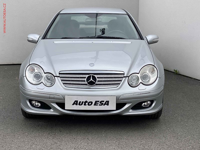 Mercedes-Benz Třídy C (2006) 2.2CDi, ČR, AC, TZ - fotka 2 z 17
