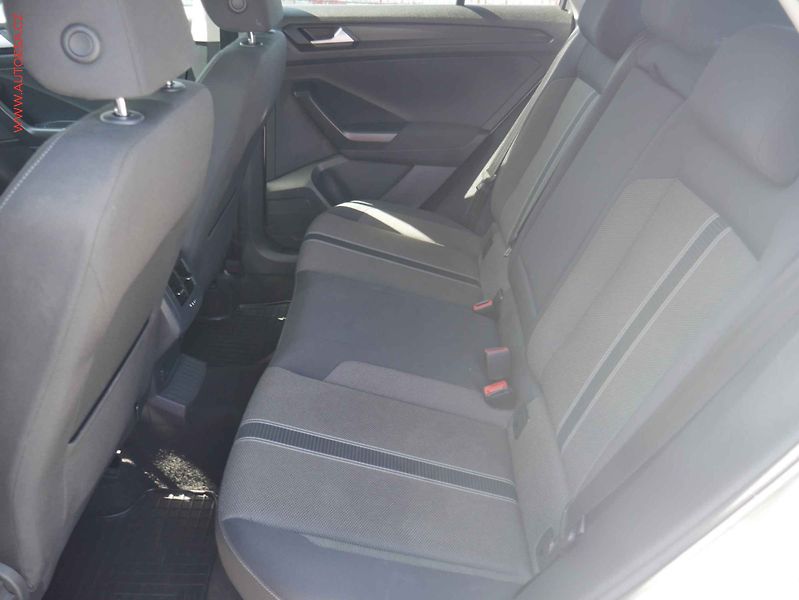 Volkswagen T-Roc (2019) 1.0TSi, 1.maj,ČR, R-Line - fotka 10 z 15