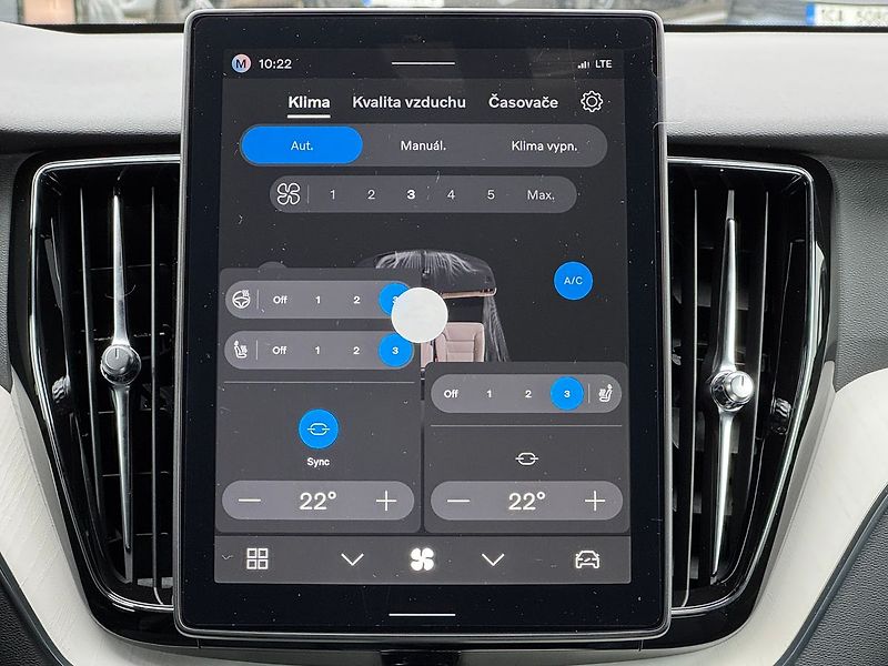 Volvo XC60 (2026) PLUS B5, 360°, FULL LED - fotka 21 z 25