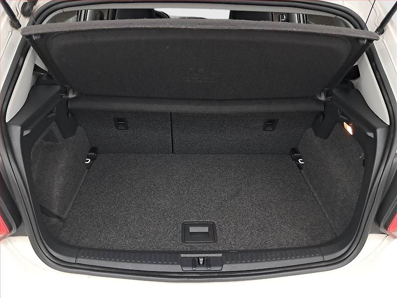 Volkswagen Polo (2013) 1.2 12V, Serv.kniha - fotka 14 z 15