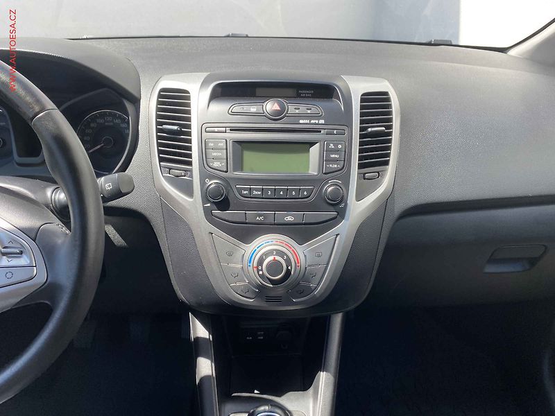 Hyundai ix20 (2017) 1.4i, ČR, Klima - fotka 12 z 16