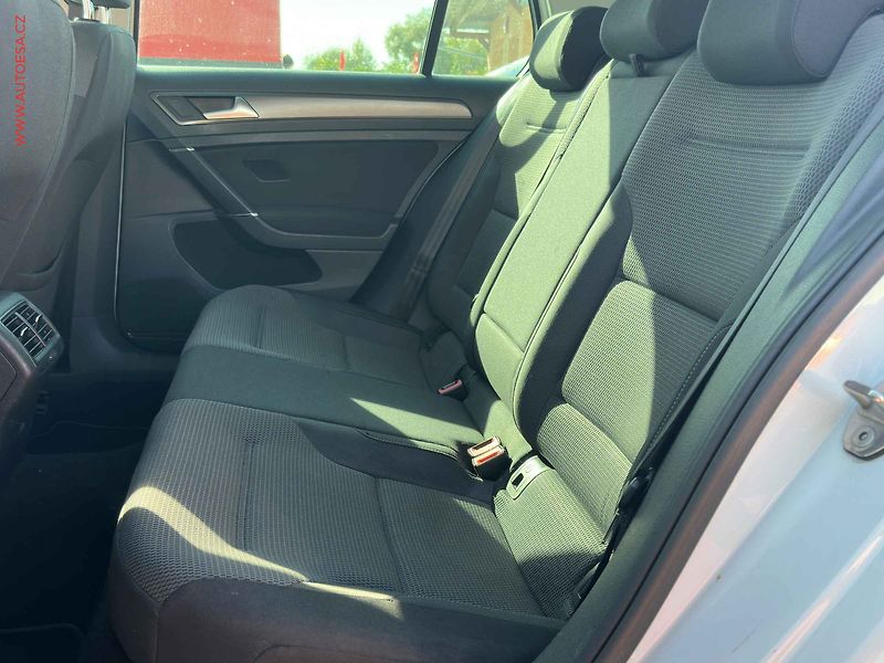 Volkswagen Golf (2013) 1.4TSi, 1.maj, Bixen, AC - fotka 10 z 18