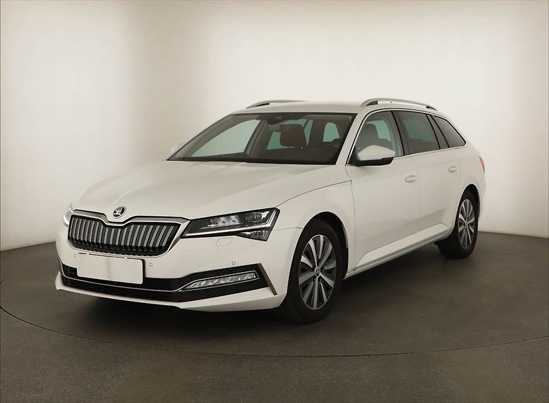 Škoda Superb (2020) iV 1.4 TSI PHEV - fotka 2 z 22