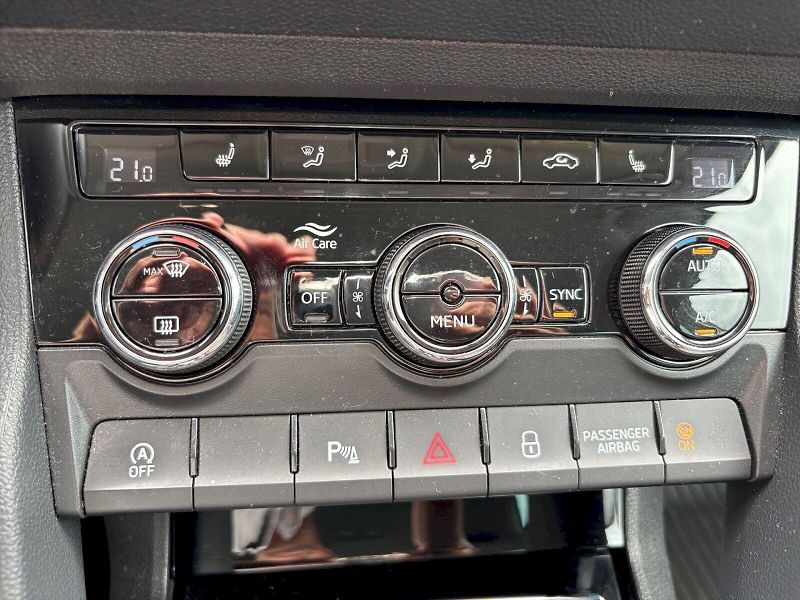 Škoda Karoq (2019) STYLE TSI 1.5/110KW 6MP - fotka 19 z 31