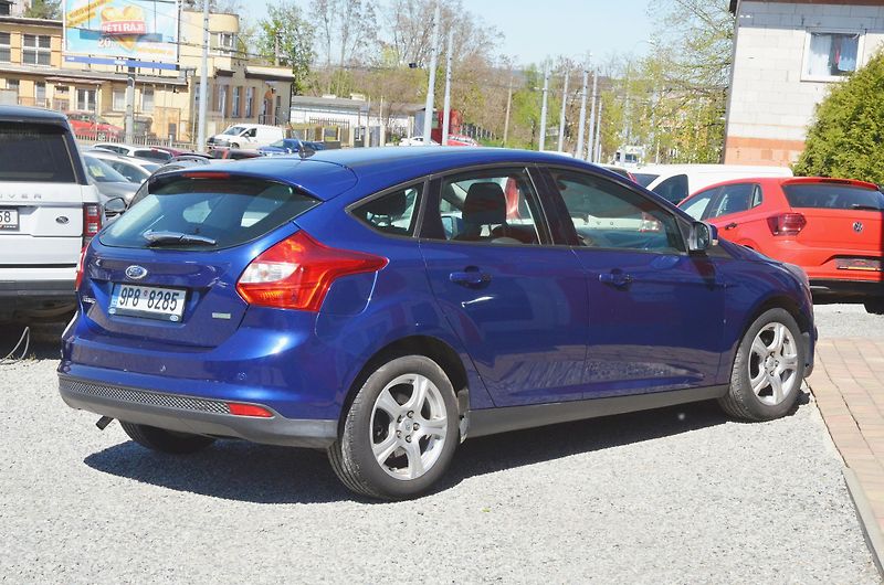 Ford Focus (2014) 1.0 EB 74kW TREND 2x kola - fotka 6 z 35