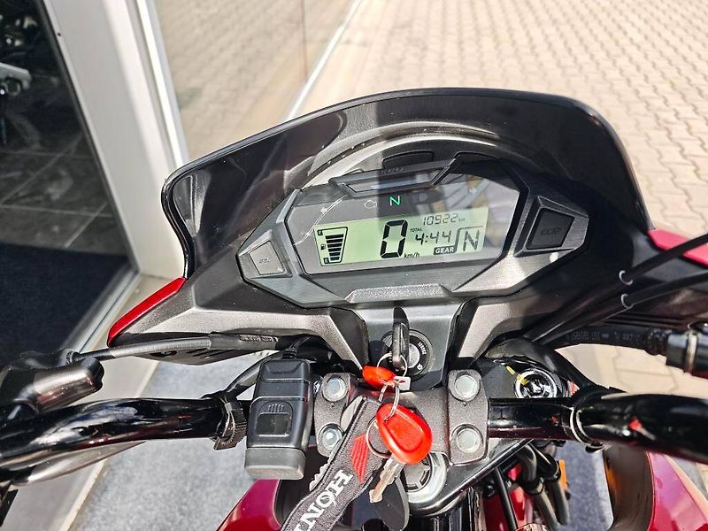 Honda CBF 125 (2023) - fotka 18 z 18