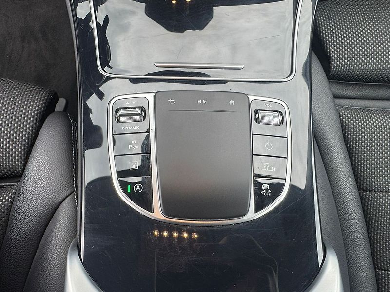 Mercedes-Benz GLC 220d 4MATIC - fotka 14 z 21