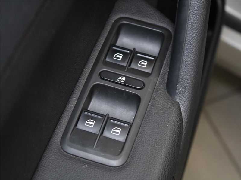 Škoda Yeti 2,0 TDi 81kW MT STK 2028 - fotka 13 z 21