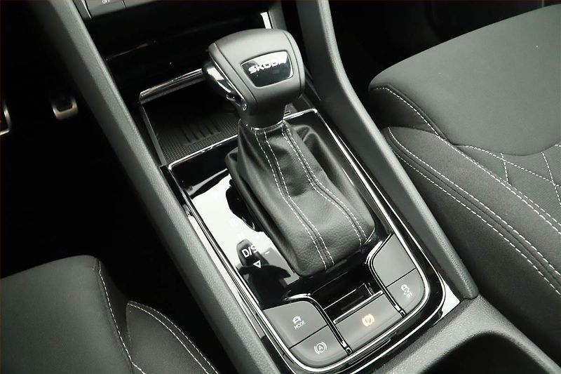 Škoda Karoq (2025) 2.0 TDI, SPORTLINE, AUTOMAT - fotka 12 z 19