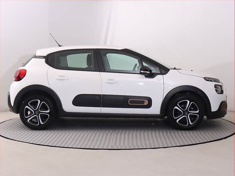Citroën C3 (2023) 1.2 PureTech, Serv.kniha - fotka 6 z 19