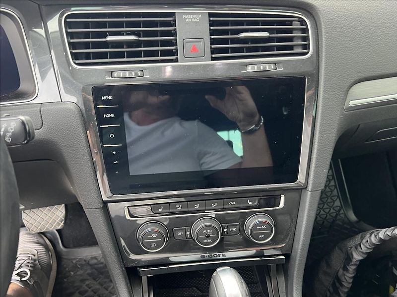 Volkswagen e-Golf 0,0 Pro Sport NAVI záruka TČ - fotka 10 z 12
