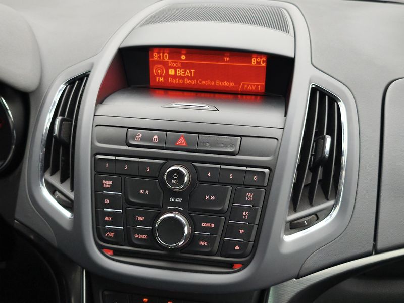 Opel Zafira 2012 ČR 1.4T 103kW  - fotka 11 z 34