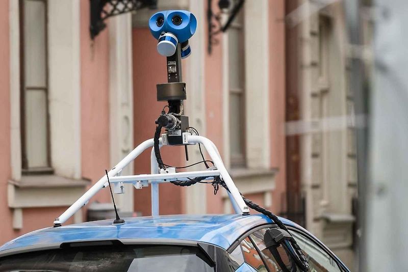 V Evropě se pro pořizování záznamů Street View map použivají vozy Opel Astra. Pracovní agentura pro tuto práci láká i Čechy.