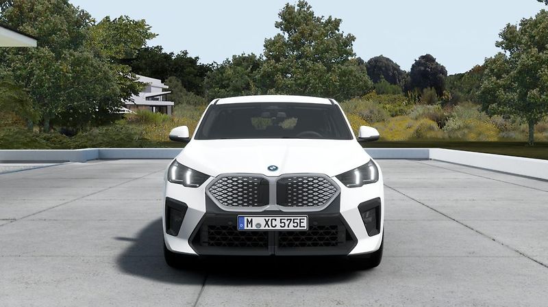 BMW iX2 eDrive20 - fotka 4 z 14