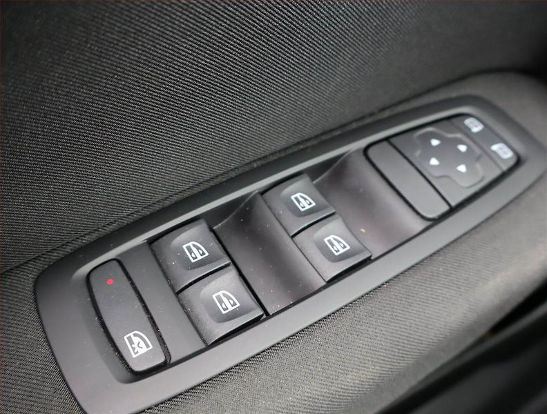 Renault Mégane (2024) 1.3 TCe, Serv.kniha, Navi - fotka 17 z 17