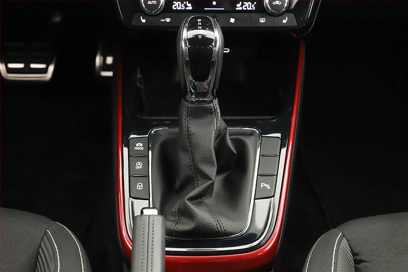 Škoda Fabia (2025) 1.0 TSI, MONTE CARLO, AUTOMAT - fotka 12 z 17
