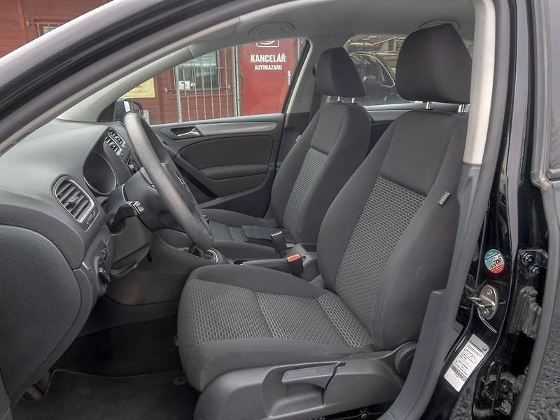 Volkswagen Golf (2012) 1.6TDI 77KW – SERVIS - fotka 13 z 46