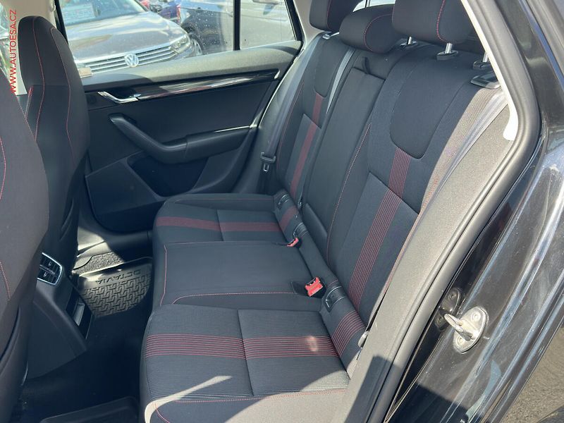 Škoda Octavia (2018) 1.8 TSi 4x4, ČR, DSG, navi - fotka 10 z 21