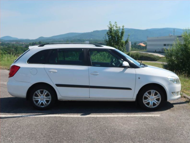 Škoda Fabia (2012) 1.6 TDI, po STK, Tažné - fotka 6 z 14