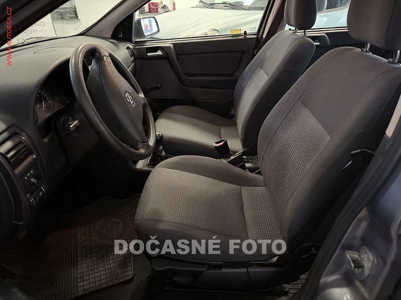 Opel Astra (2004) 1.4i, 2.maj,ČR - fotka 3 z 3