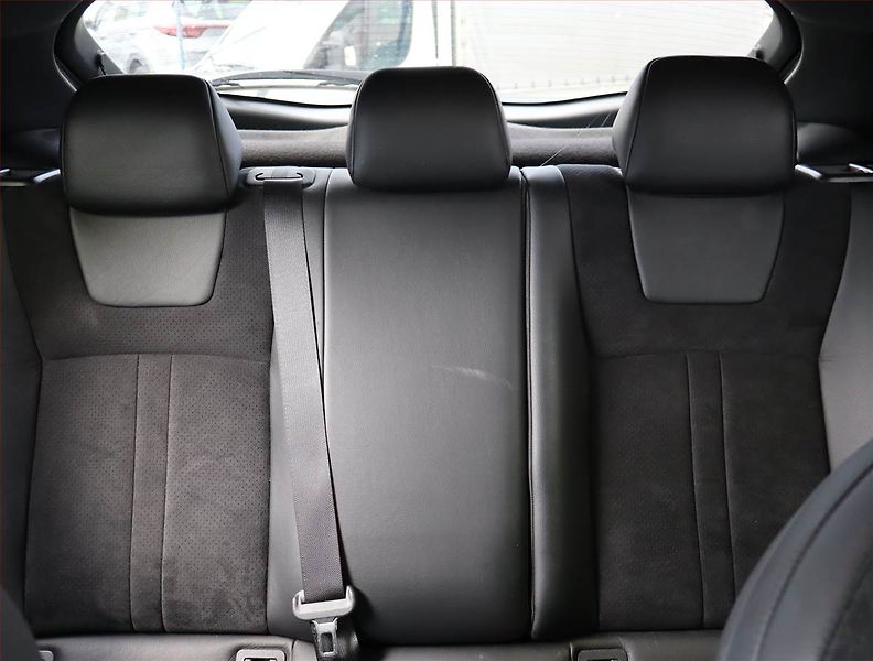 Toyota C-HR (2020) Selection 2.0 Hybrid - fotka 10 z 20