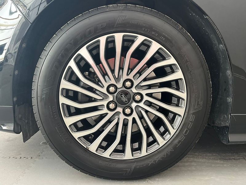 Ford S-MAX 2.5 HEV ST-Line 7 míst - fotka 50 z 65