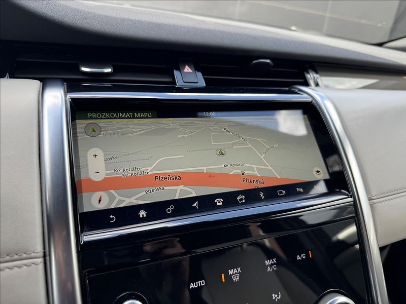 Land Rover Discovery Sport 2,0 D180 R-Dynamic HSE ČR DPH - fotka 21 z 39