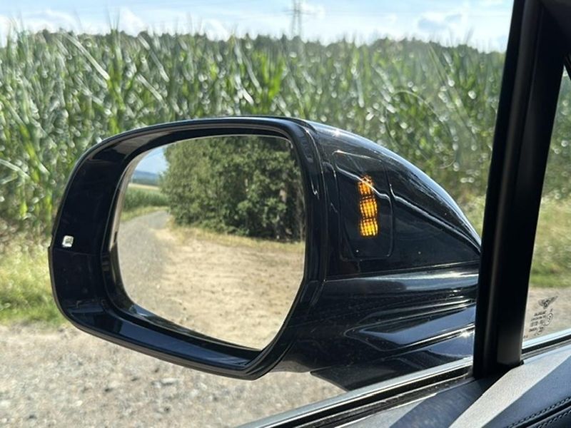 Bentley Bentayga 6,0 V12 4WD,head-up, TOP STAV - fotka 9 z 49