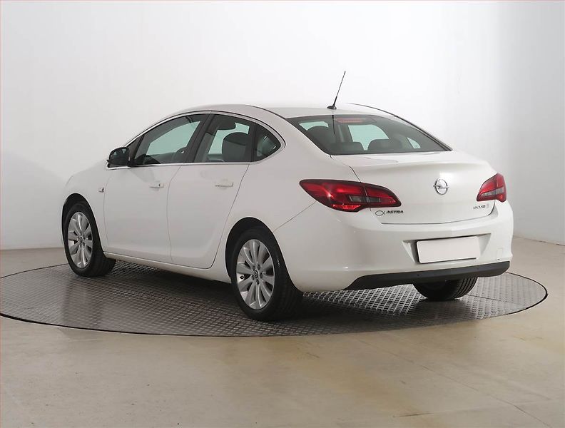 Opel Astra (2015) 1.6 16V, Serv.kniha, Tempomat - fotka 4 z 16