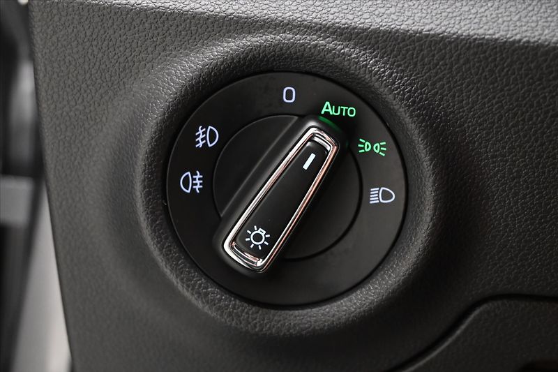 Škoda Kamiq 1,0 TSI 81 kW MONTE CARLO Záru - fotka 26 z 30
