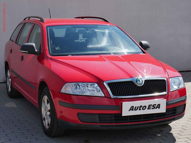 Škoda Octavia (2012) 1.6i, AC, tažné - fotografie inzerátu