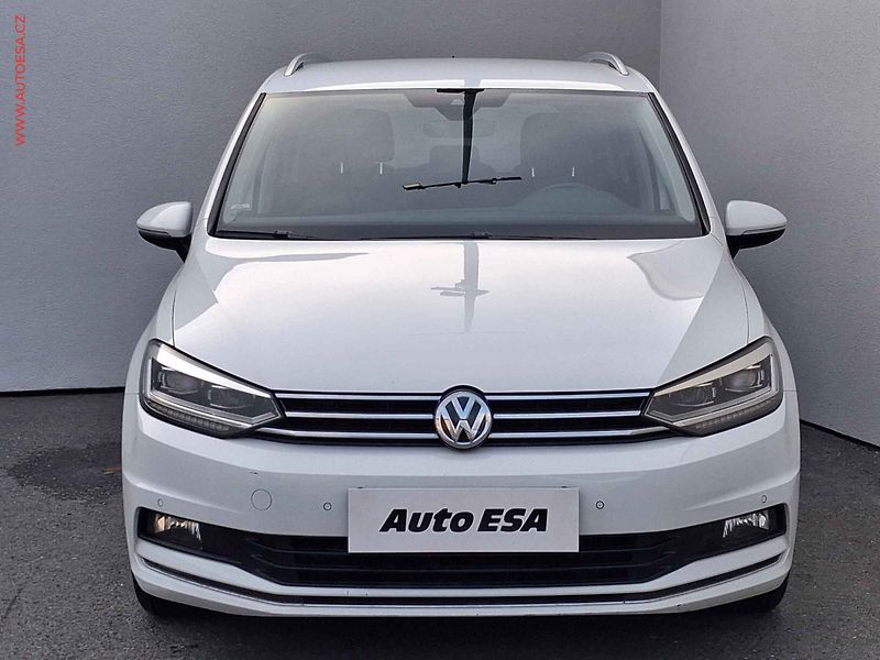 Volkswagen Touran (2019) 2.0 TDi, 2.maj,ČR, DSG, LED - fotka 2 z 16