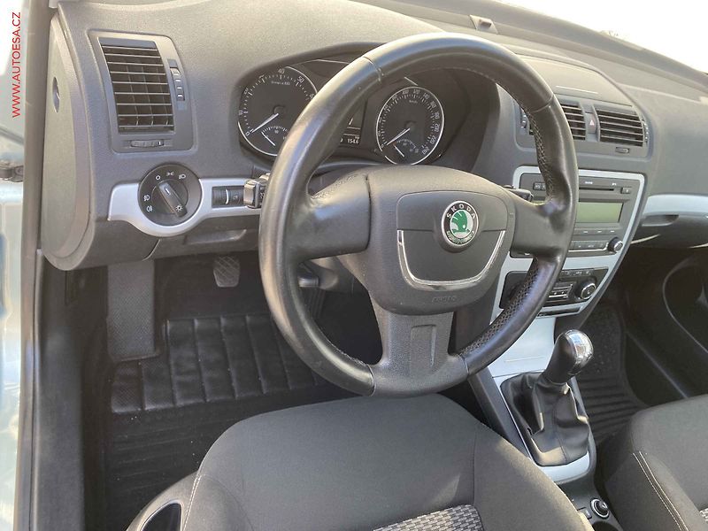 Škoda Octavia (2010) 1.4 TSi, Sport, xenon, +kola - fotka 12 z 18