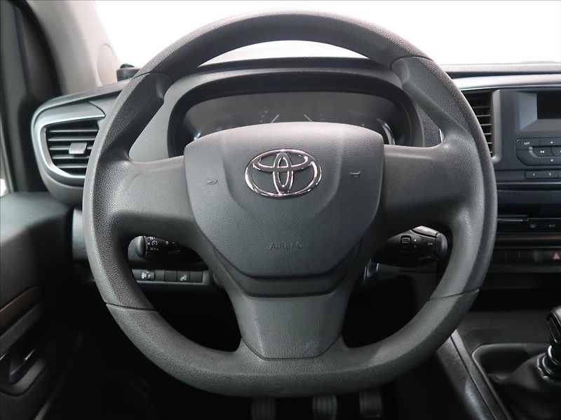 Toyota ProAce Verso 2,0 D-4D Family 1.maj. 8 míst - fotka 22 z 37