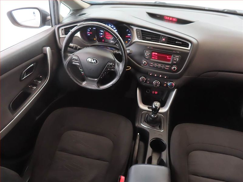 Kia Ceed (2016) 1.6 CRDi, Tempomat - fotka 7 z 14