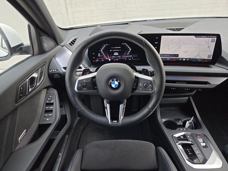 BMW Řada 1 (2024) 120i M Sport - fotka 14 z 16
