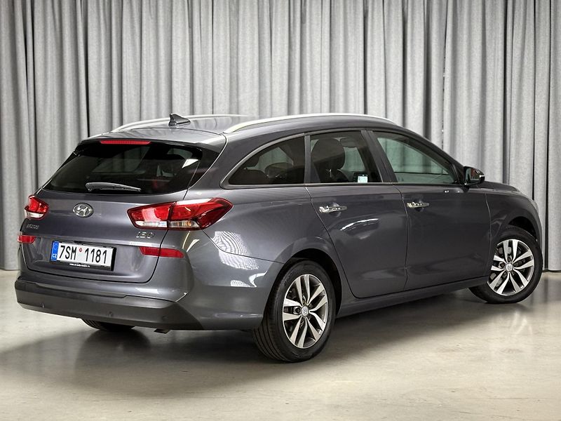 Hyundai i30 (2018) 1.6 CRDi Automat - fotka 3 z 13