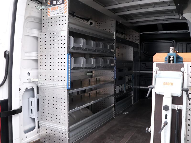 Volkswagen Crafter 2,0 TDI 130kW CZ Dílna DPH - fotka 11 z 36
