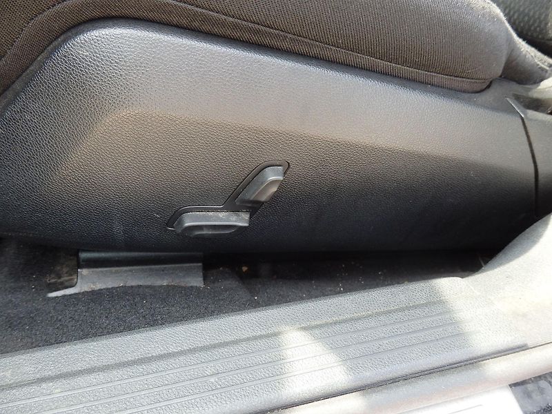 Mercedes-Benz Třídy E 220 CDI 8x AIRBAG, KLIMA - fotka 12 z 16
