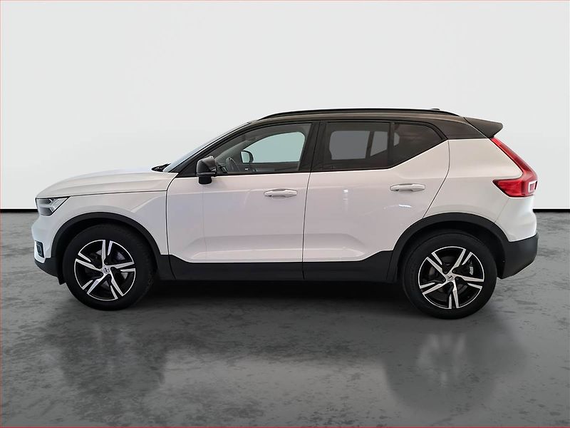 Volvo XC40 (2019) D3 AWD, 4X4, Automat, Kůže - fotka 3 z 23