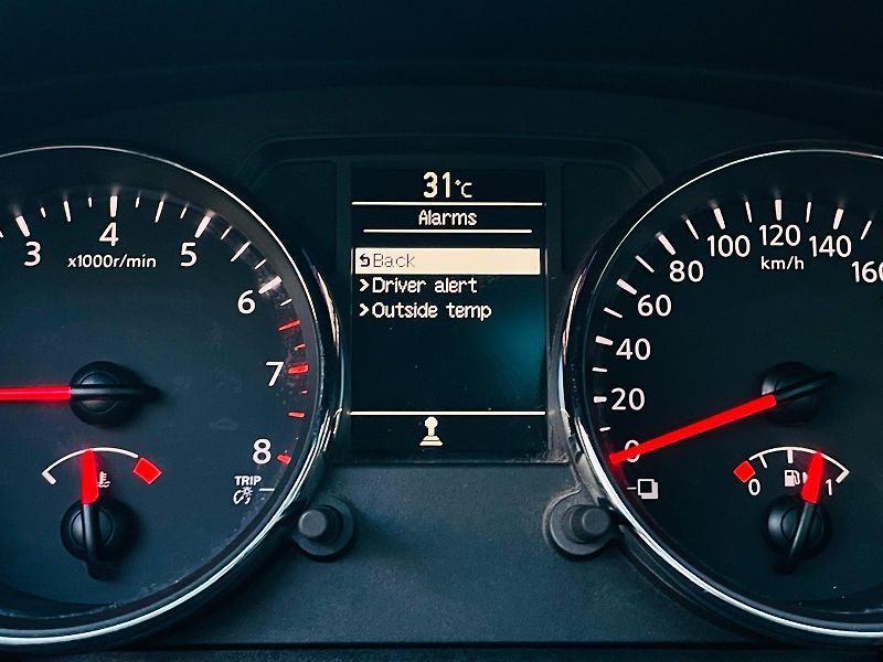 Nissan Qashqai 2.0i KAMERA TAŽNÉ SERVISKA 7M - fotka 42 z 45