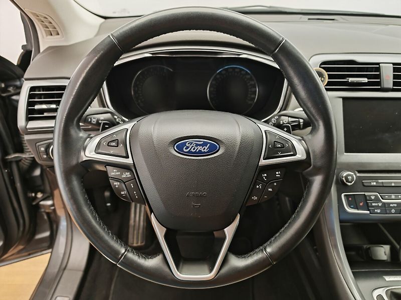 Ford Mondeo Titanium 2.0 EcoBoost 179kW au - fotka 30 z 42