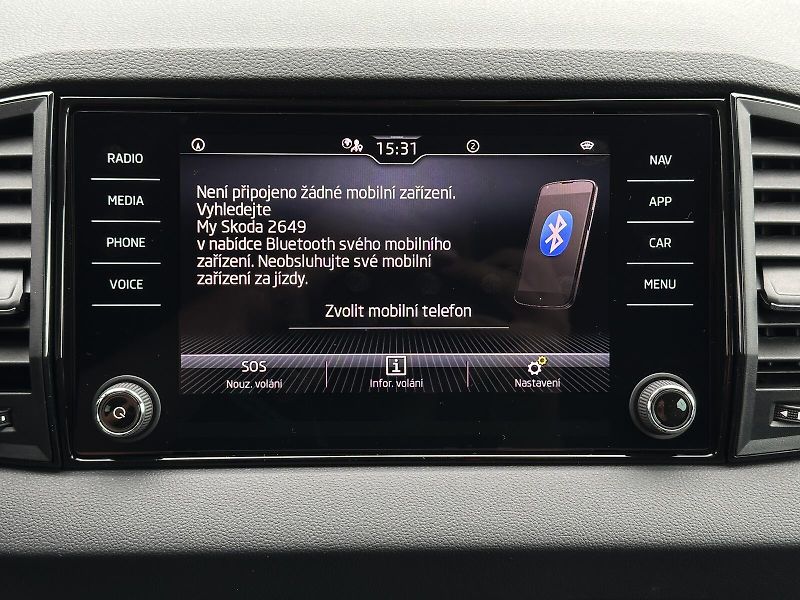Škoda Karoq 1.5TSi DSG 150PS LED V.Cockpit - fotka 21 z 38