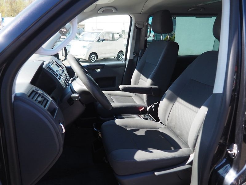Volkswagen Multivan (2015) 2.0 TDI, 103 kW, 6 míst - fotka 10 z 39
