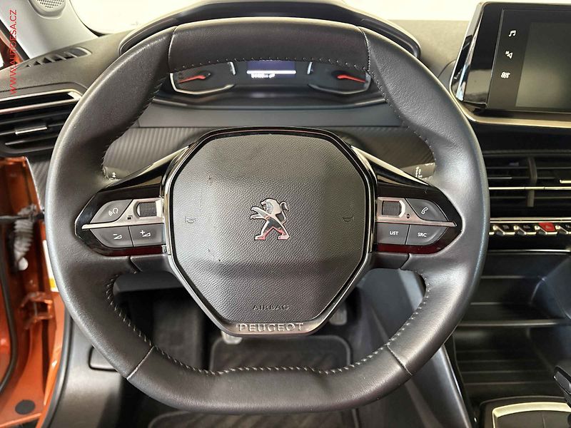 Peugeot 2008 (2021) 1.2PT, Active, LED, navi - fotka 16 z 16