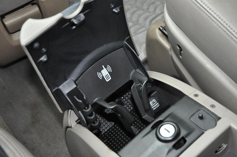 Chrysler Grand Voyager 3.3i 128kW Automat LIMITED - fotka 16 z 18