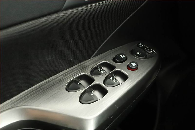 Honda Civic (2011) 1.8 i, Tempomat, Park. senzory - fotka 11 z 14